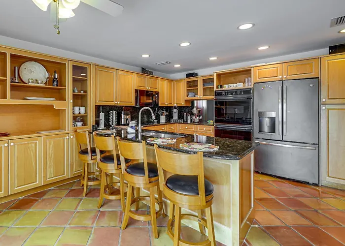 Bring Your Boat! Waterfront Clearwater Gem W/ Pool Holiday home