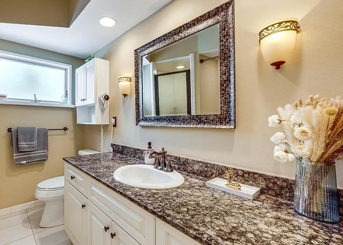 Bring Your Boat! Waterfront Clearwater Gem W/ Pool Holiday home Clearwater Beach