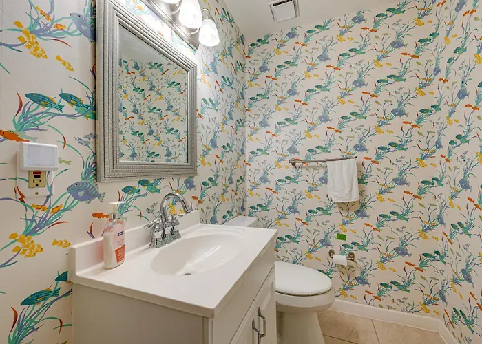 Bring Your Boat! Waterfront Clearwater Gem W/ Pool Holiday home Clearwater Beach