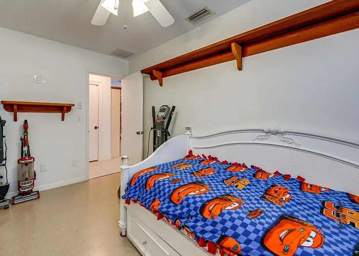 Bring Your Boat! Waterfront Clearwater Gem W/ Pool
