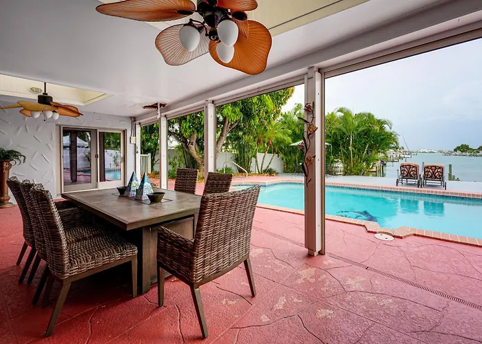 Holiday home Bring Your Boat! Waterfront Clearwater Gem W/ Pool Clearwater Beach
