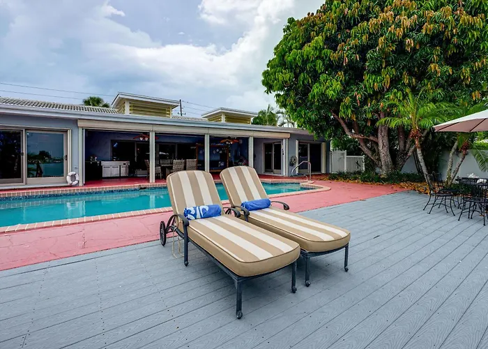 Bring Your Boat! Waterfront Clearwater Gem W/ Pool Clearwater Beach